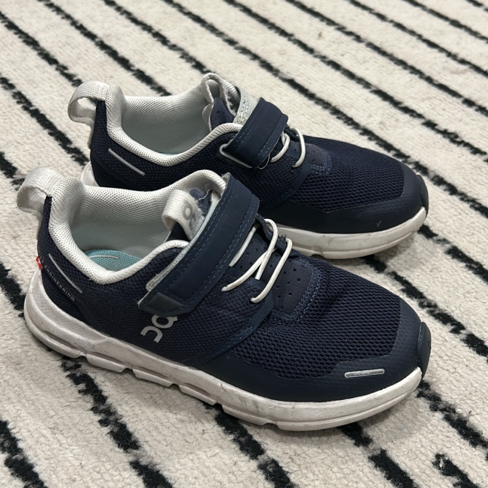 On Running Kids Navy and White Sneakers